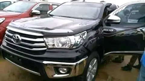 Toyota Hilux 