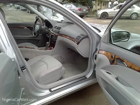 Mercedes Benz E320 