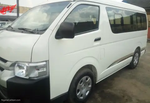 Toyota Hiace 