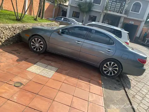 Lexus  0