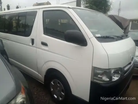 Toyota Hiace 