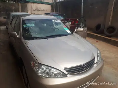 Toyota Camry 
