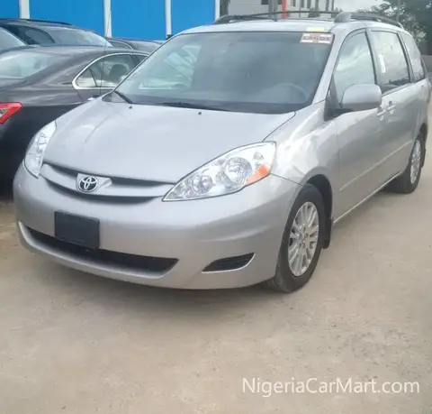 Toyota Sienna XLE