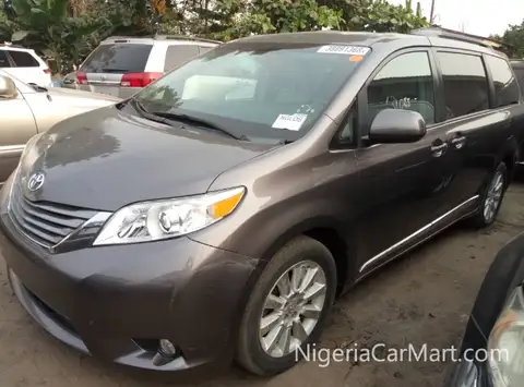 Toyota Sienna XLE