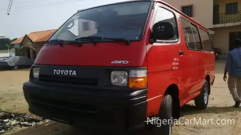 Toyota Hiace Toyota Hiace Bus 2006 ₦3.8M