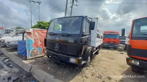 Mercedes Benz 814
