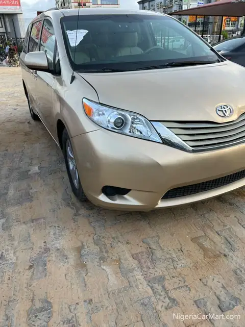 Toyota Sienna