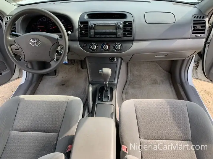 2005 TOYOTA CAMRY LE  Rarry Autos