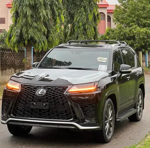 Lexus LX 600