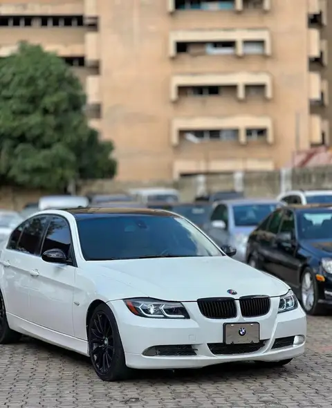 BMW 3 Series 325i