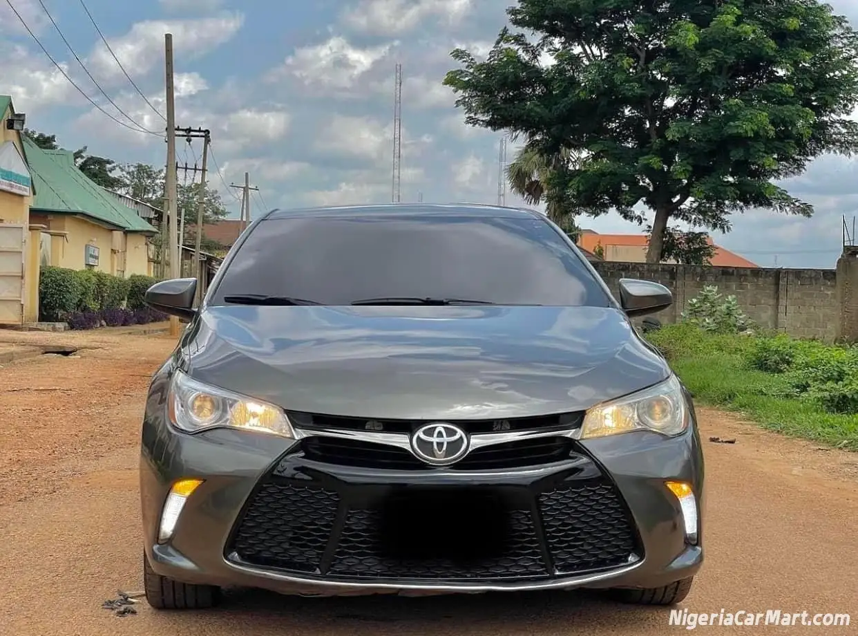 2016 Used Toyota Camry SE For Sale  #0
