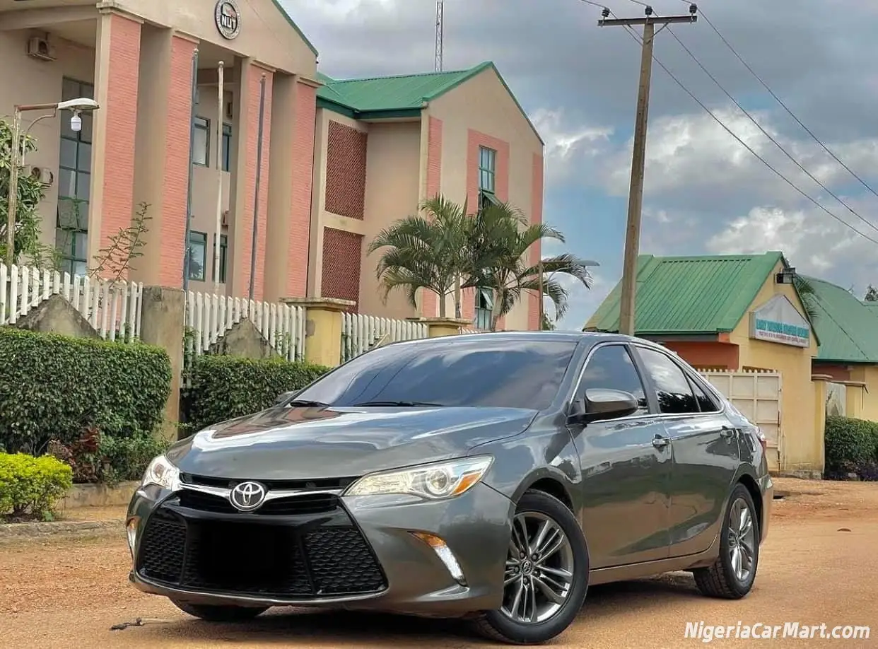 2016 Used Toyota Camry SE For Sale  #9