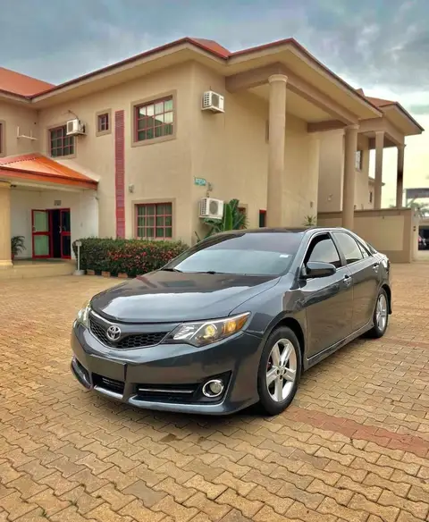Toyota Camry SE