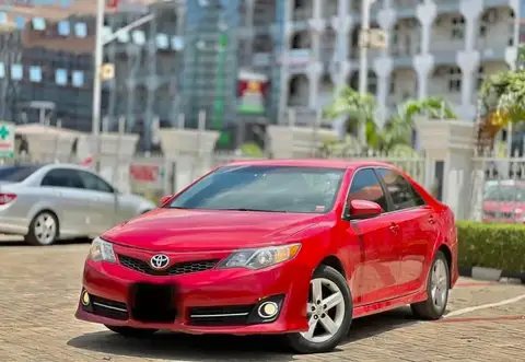 Toyota Camry SE