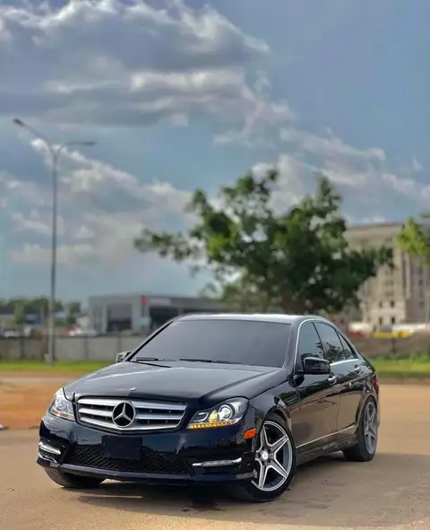 Mercedes Benz C-Class C350 Keyless 