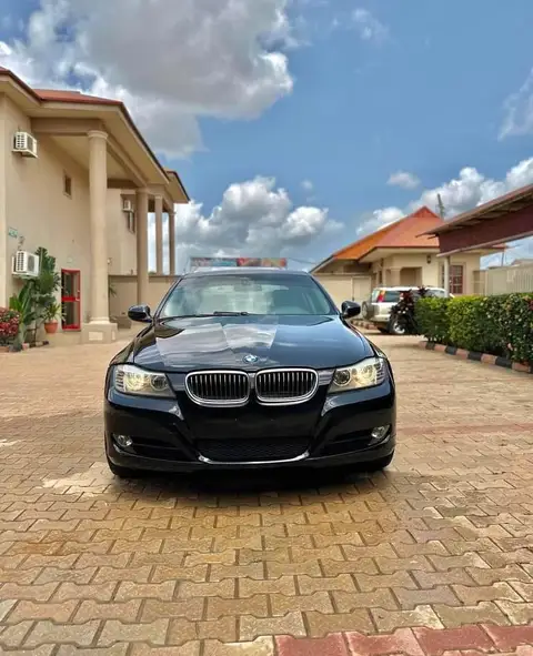 BMW 3 Series 328i