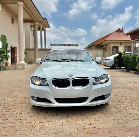 BMW 3 Series 328i