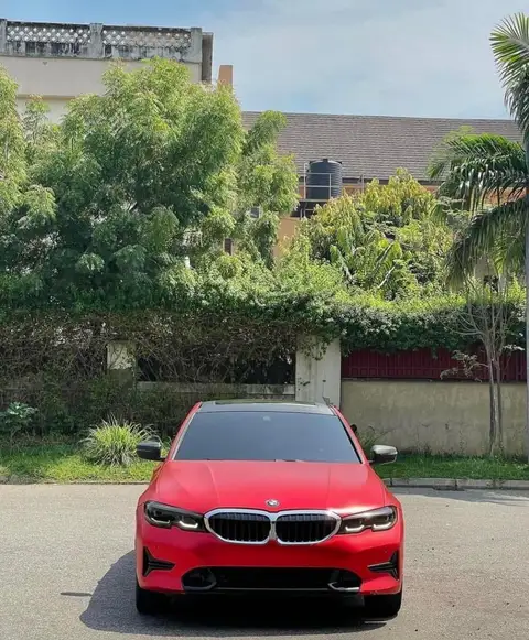 BMW 3 Series 330i