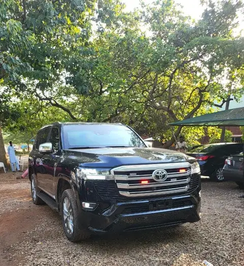 Toyota Land Cruiser VIP Bulletproof 
