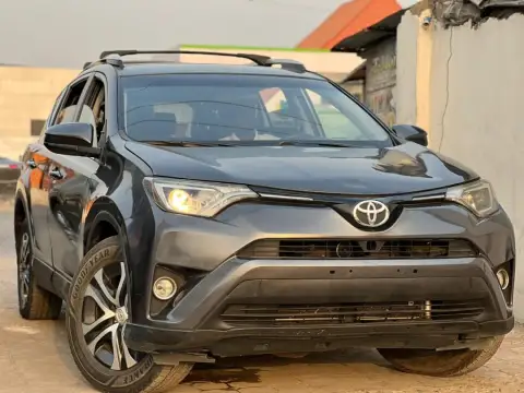 Toyota Rav4 XLE AWD