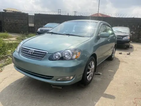 Toyota Corolla LE