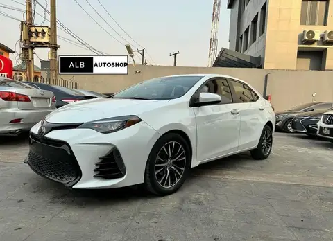 Toyota Corolla LE
