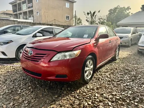Toyota Camry LE V6