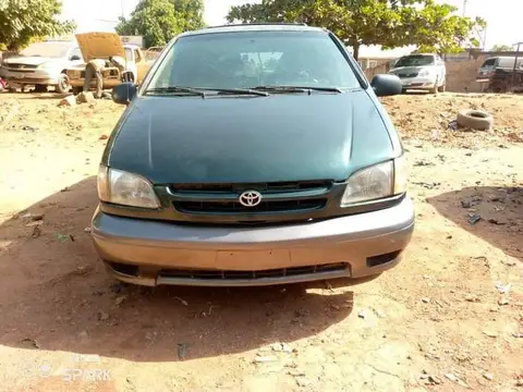 Toyota Sienna LE