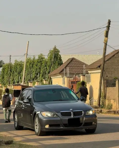 BMW 3 Series 325i