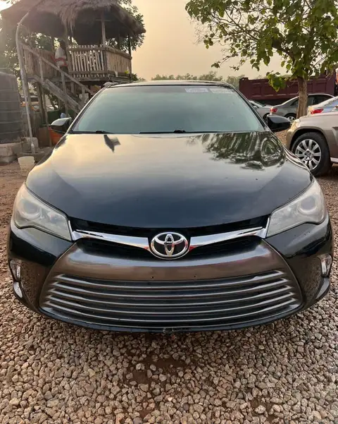 Toyota Camry SE