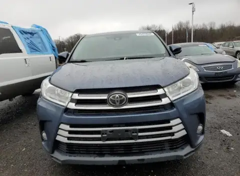 Toyota Highlander LE