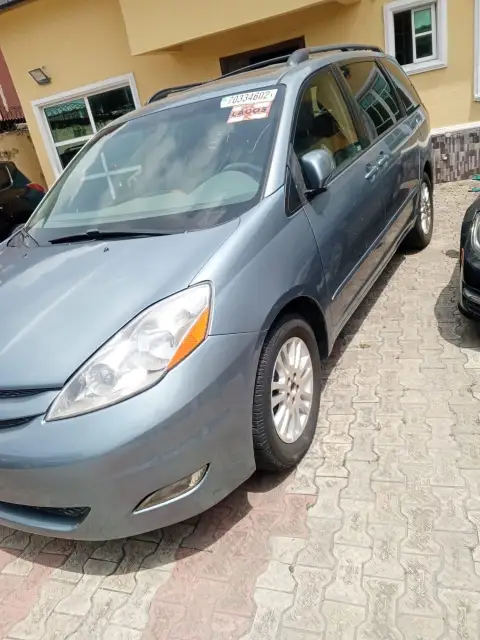 Toyota Sienna 2010 Sienna 
