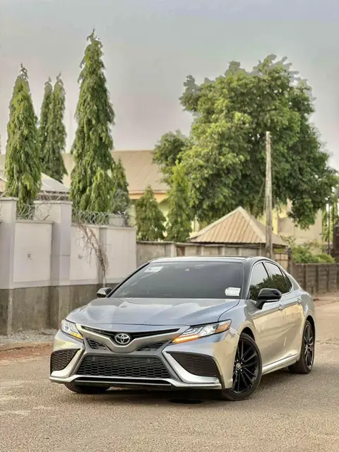 Toyota Camry XSE FULL OPTION 