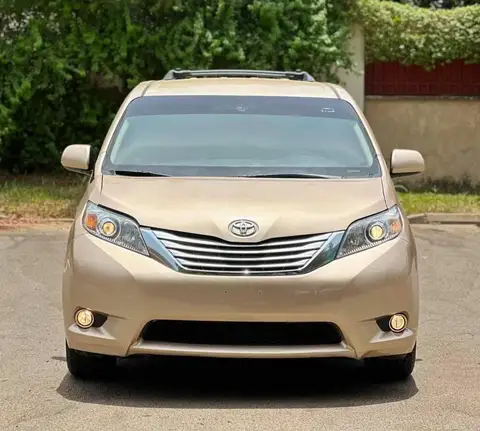 Toyota Sienna 2012 Gold Toyota Sienna XLE