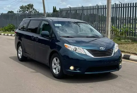 Toyota Sienna 2014 TOYOTA SIENNA TOKZ ₦9M