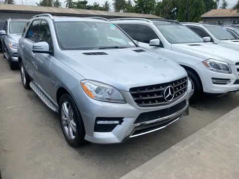 Mercedes Benz ML-Class ML350