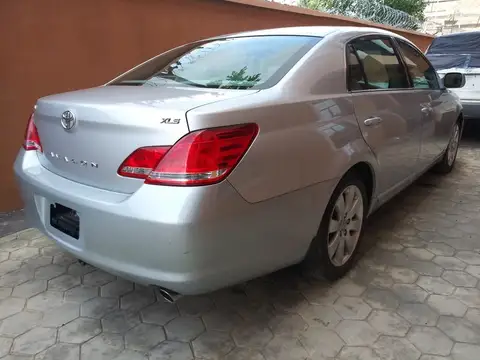 Toyota Avalon XLE 
