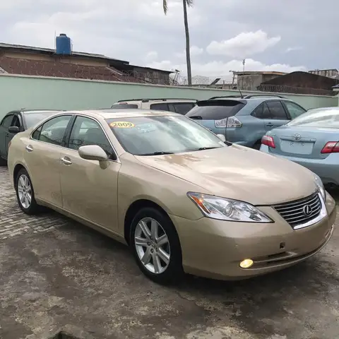Lexus ES