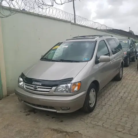 Toyota Sienna Le