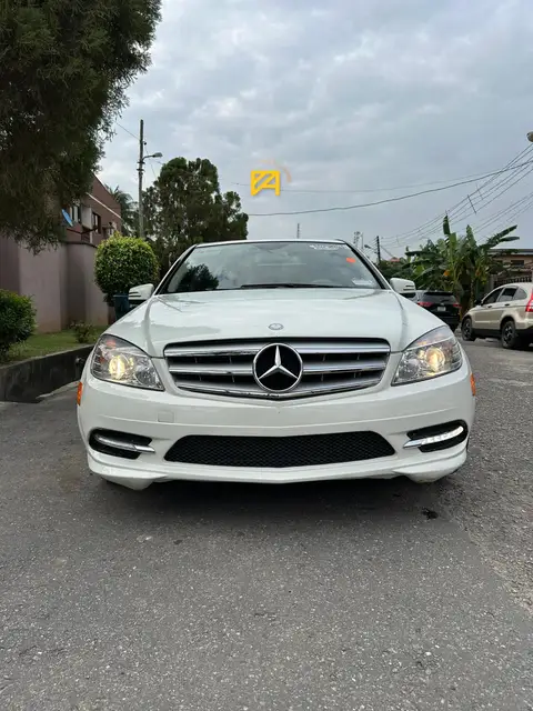 Mercedes Benz C-Class C300 Luxury Premium 