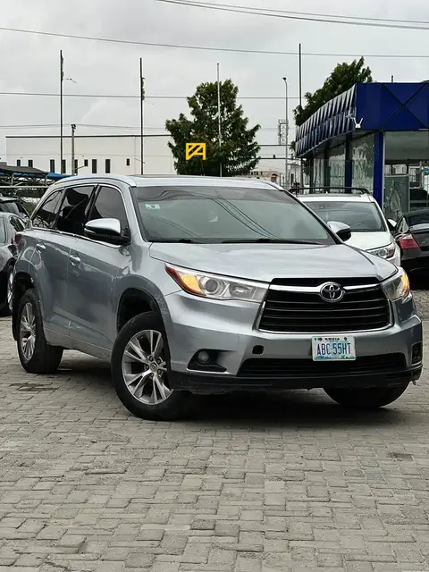 Toyota Highlander XLE AWD