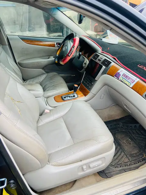 Lexus ES