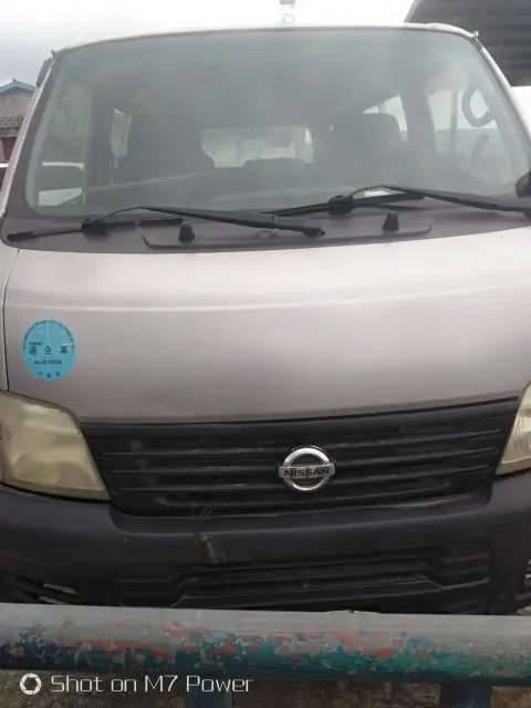 Nissan Urvan Cara van 18 seater bus