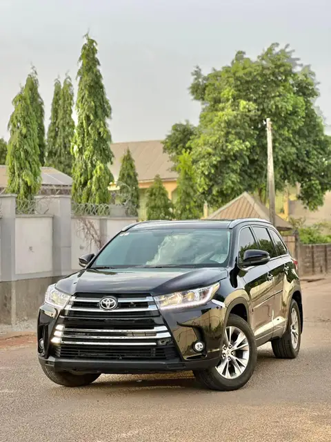 Toyota Highlander XLE AWD