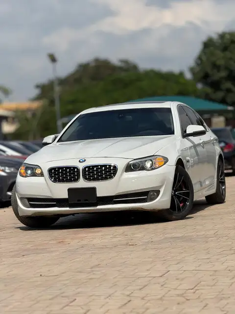 BMW 5 Series 528i