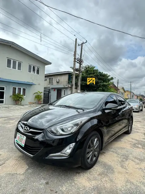 Hyundai Elantra Premium 