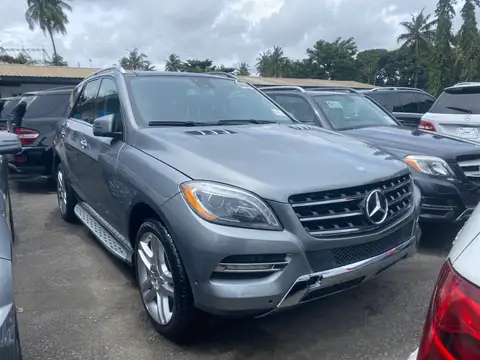 Mercedes Benz ML-Class ML350