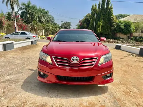 Toyota Camry SE Keyless