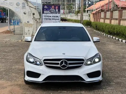 Mercedes Benz E-Class E200