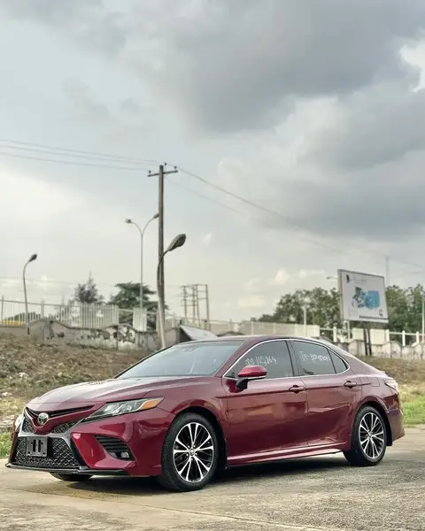 Toyota Camry SE